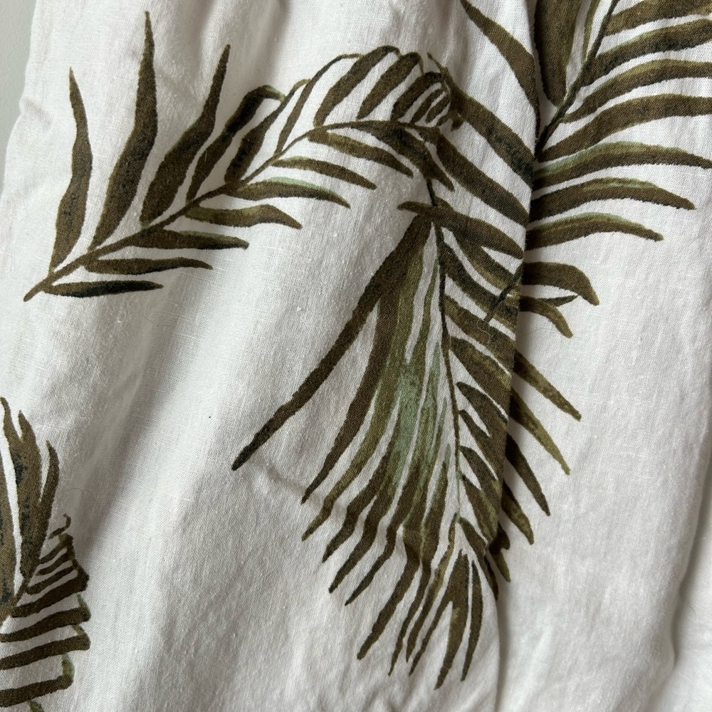 Panama Jack Cropped Cream and Green Tropical Patterned Pants - Picture 5 of 10